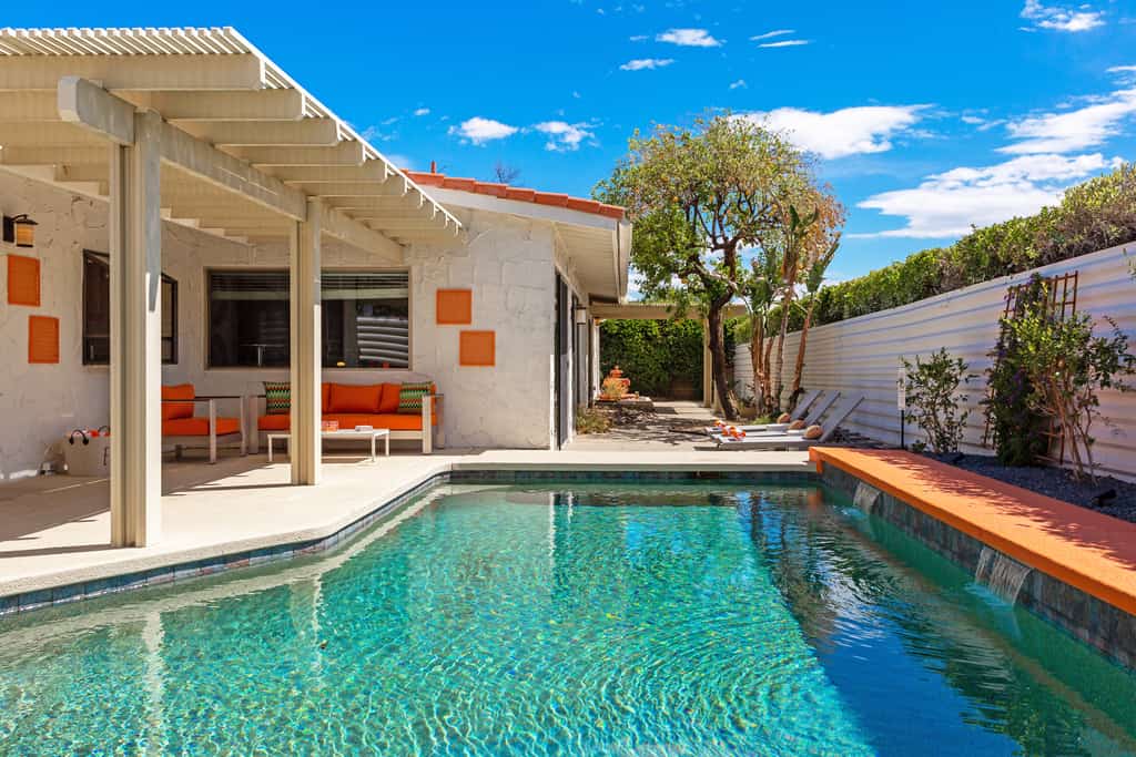 Risky Business – Retro Cool Palm Springs