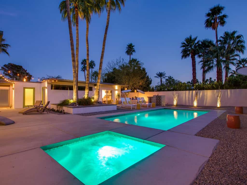 The Arrow – Swanky Mid-Mod Escape with large Pool!