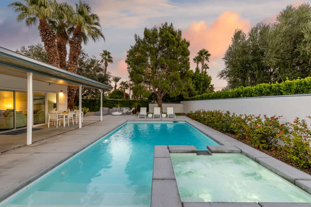 Happy Hour - Iconic Mid Mod Palm Springs