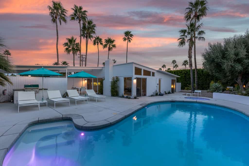 Desert Eden – Midcentury Pool Oasis