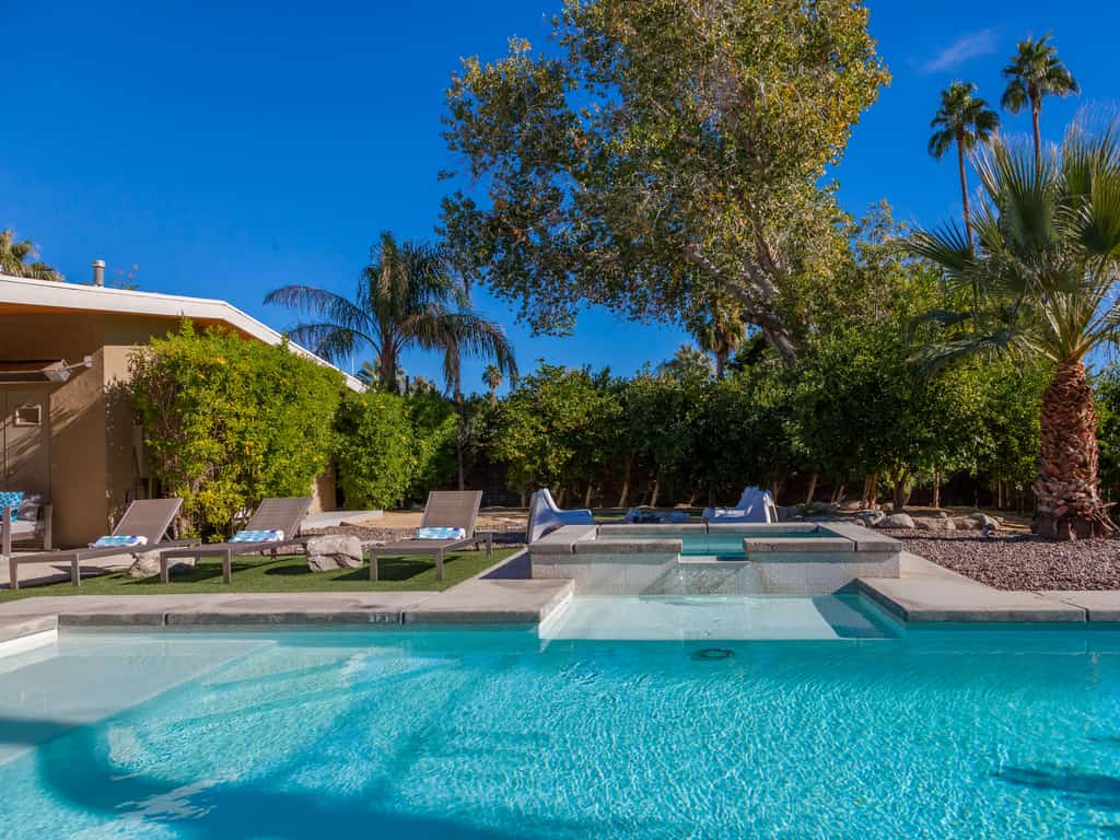 Atomic Ranch Heaven - Pool, Spa & Mountain Views