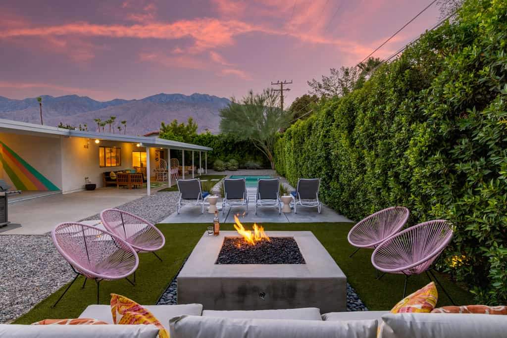 The Modernist Retreat – Modernism Week Icon