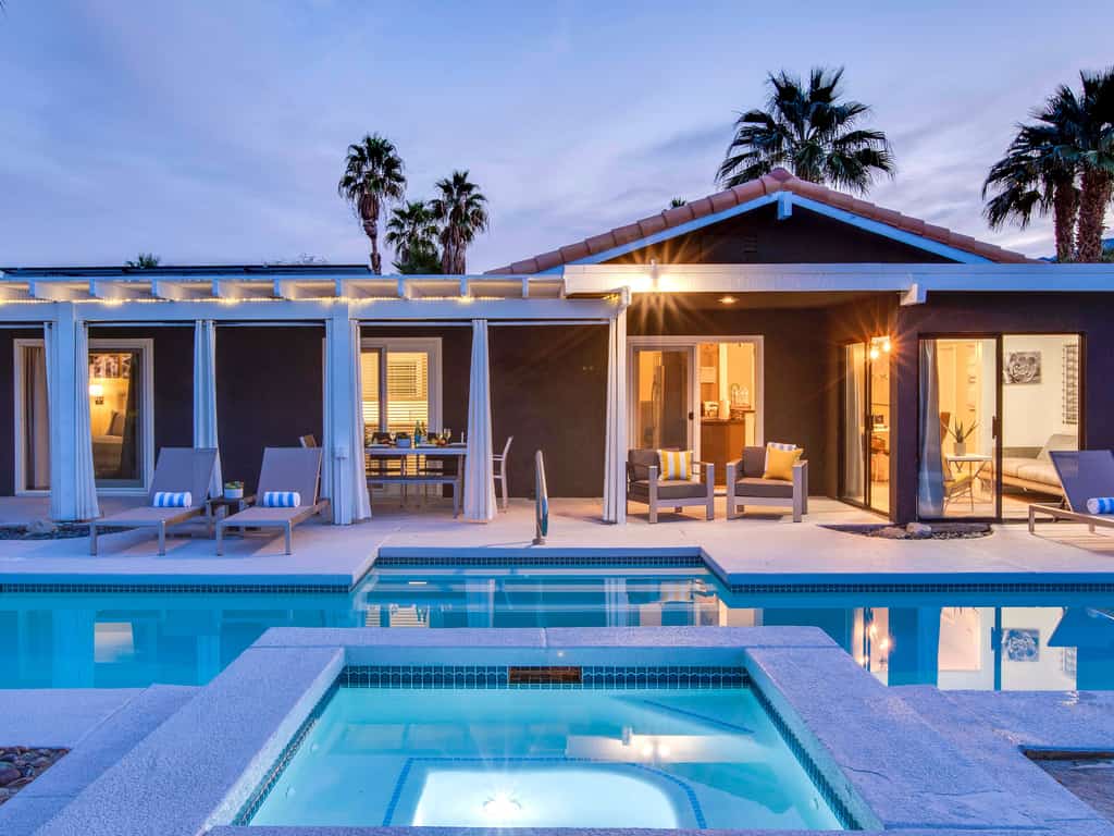 Azure Oasis - Modern Poolside Retreat