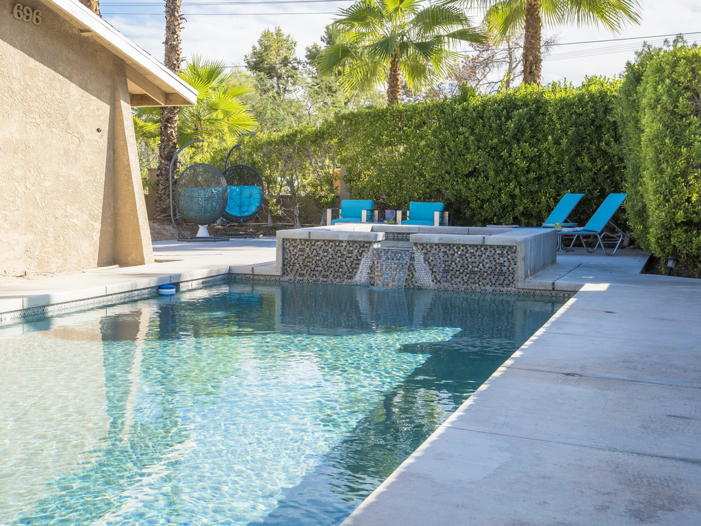 Sunny Palms at Warm Sands