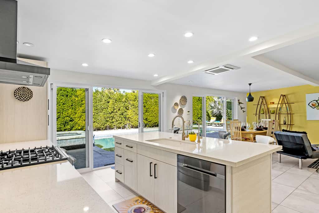 Casa Del Solstice - Midcentury Pool & Spa Retreat