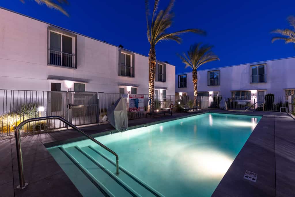 House of Light - Bright Modern 4BR Townhome