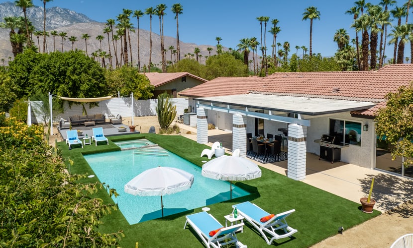 Out Of Office – Sophisticated Desert Retreat