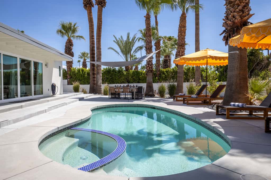 Eleven Palms