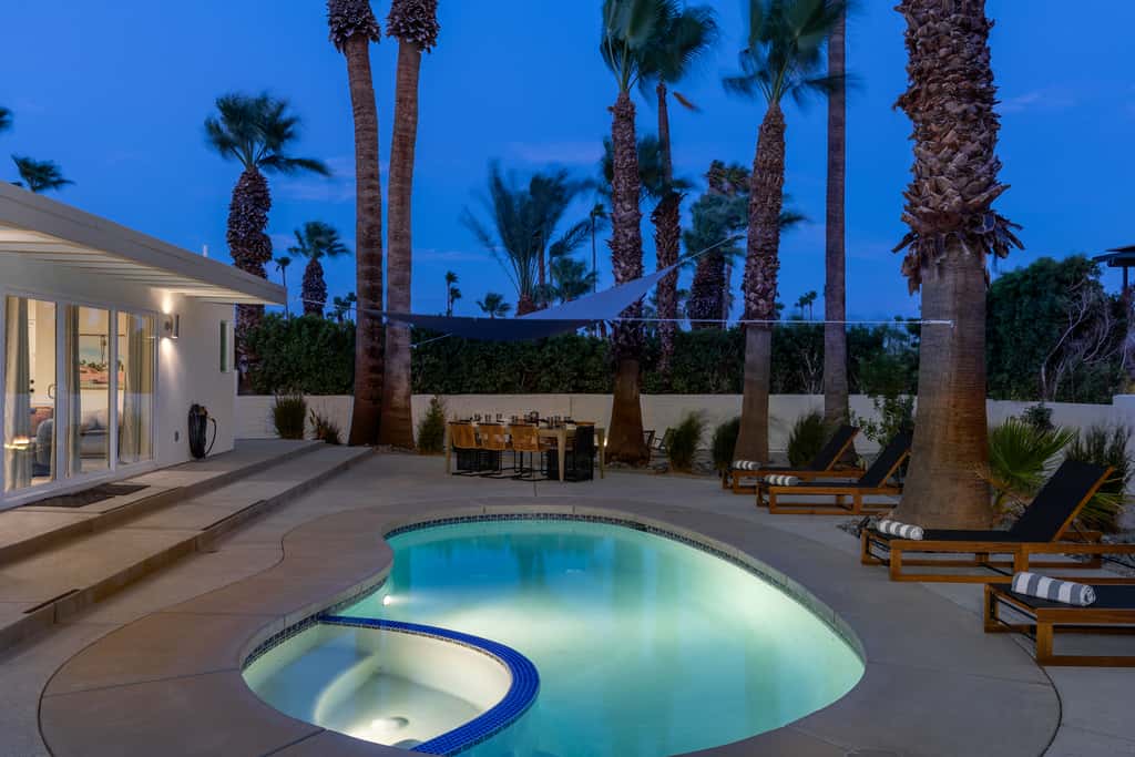 Eleven Palms