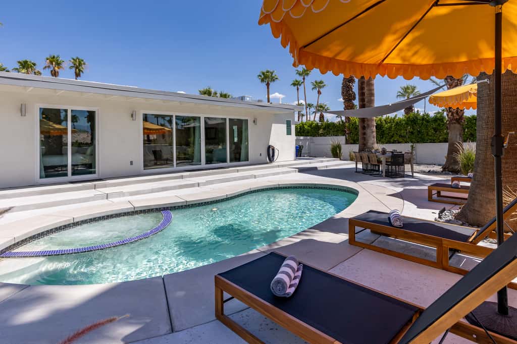 Eleven Palms