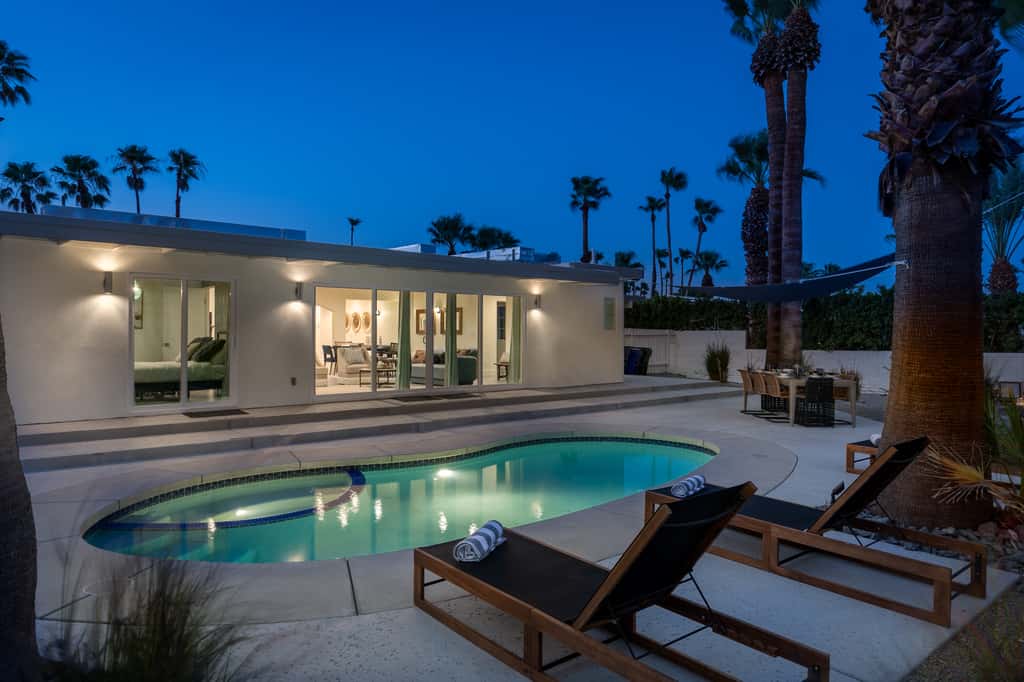 Eleven Palms