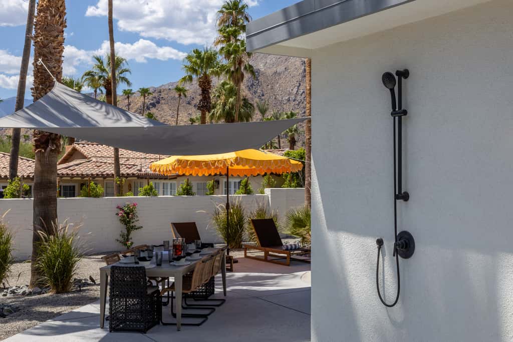 Eleven Palms