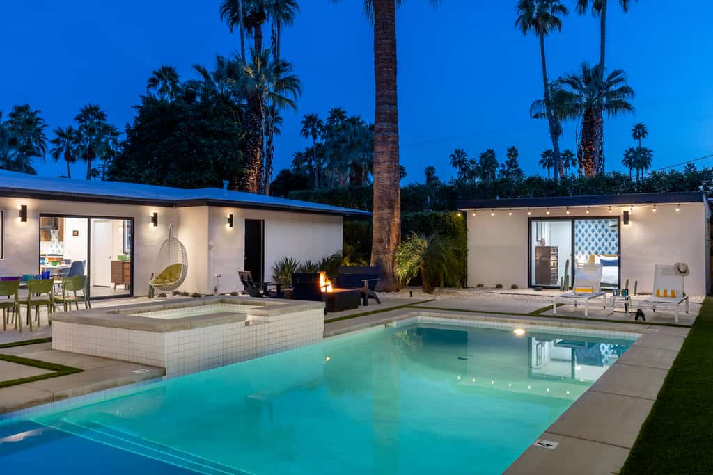 Surrounded by Palms – Palm Springs Pool Oasis