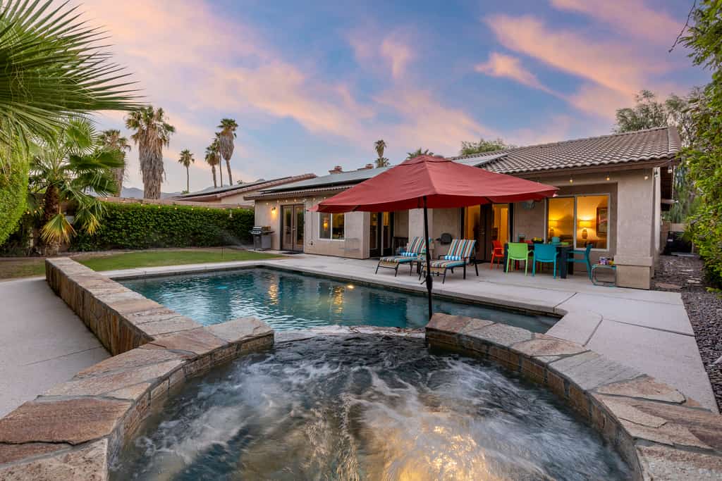 Casa Linda – Colorful Mid-Century Pool Home