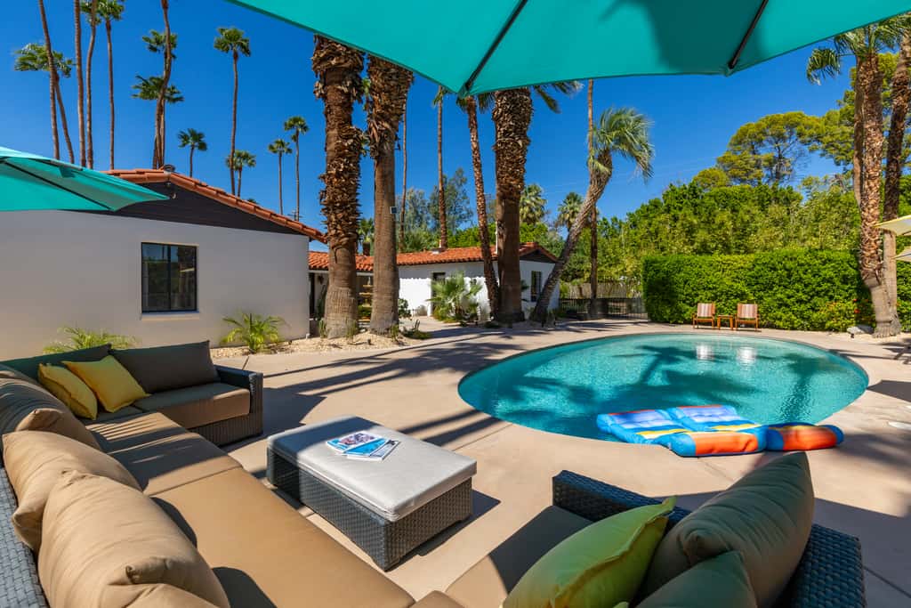 77 Palms