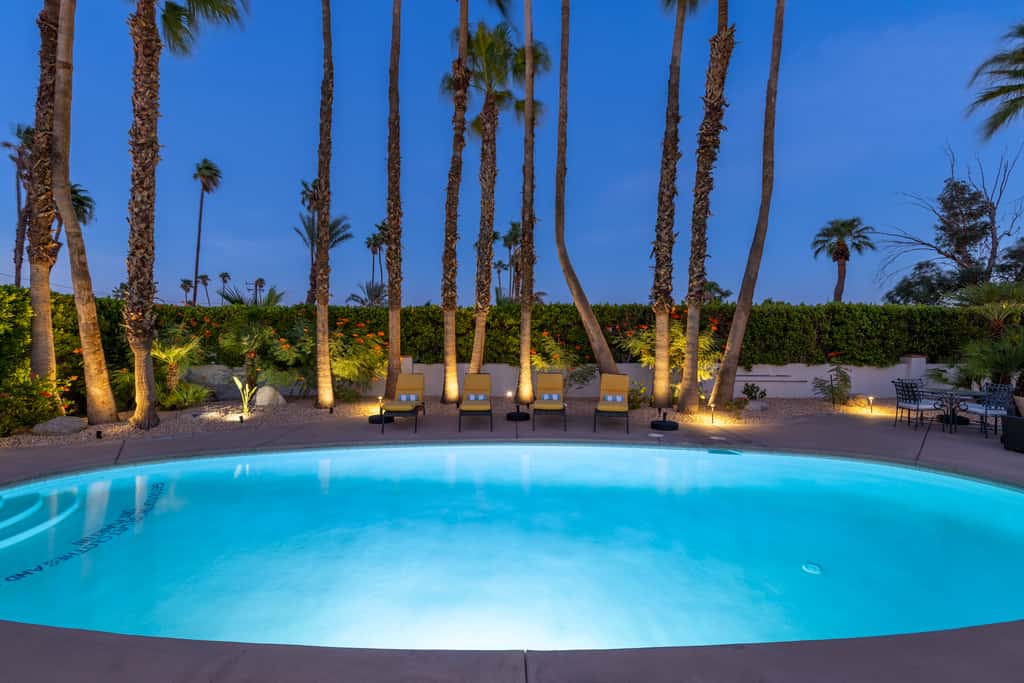 77 Palms