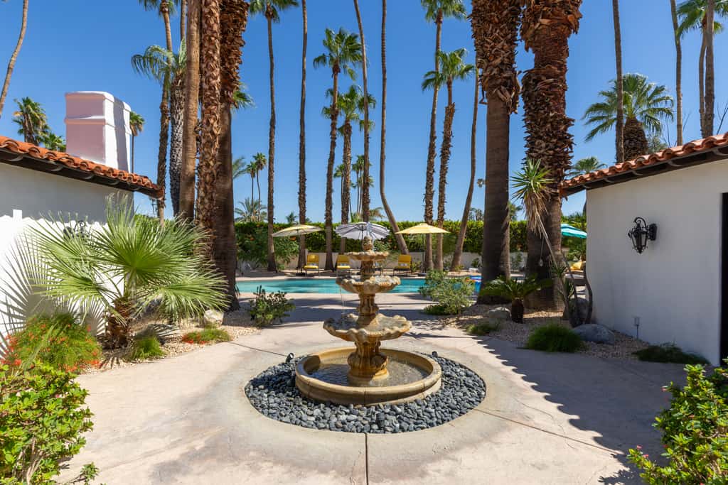 77 Palms