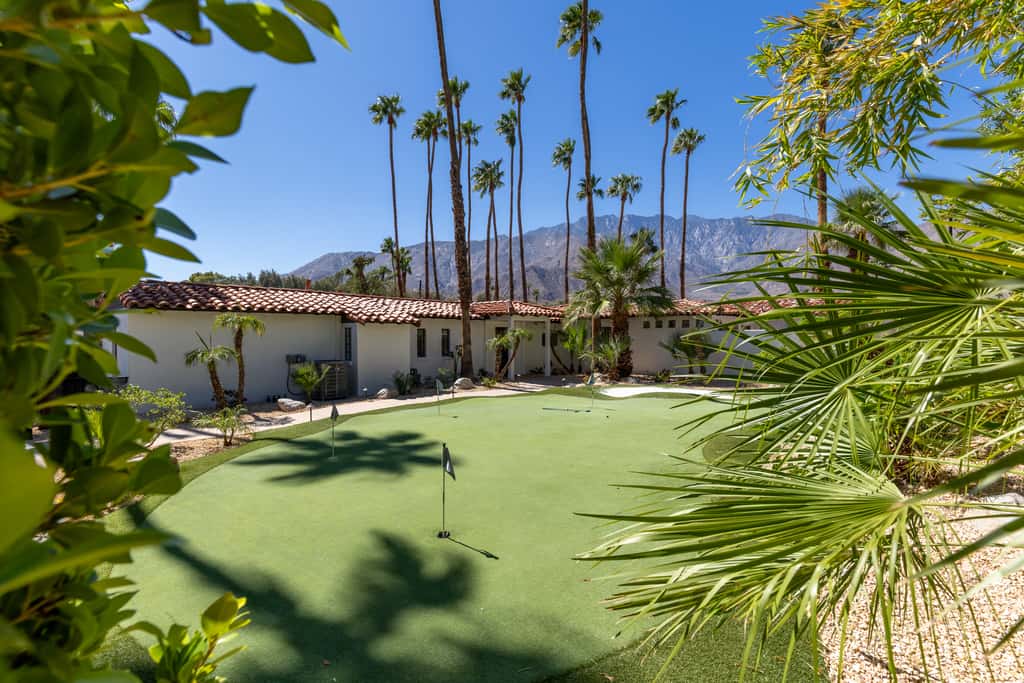 77 Palms