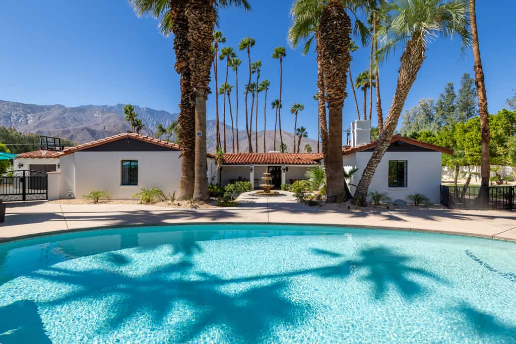 77 Palms