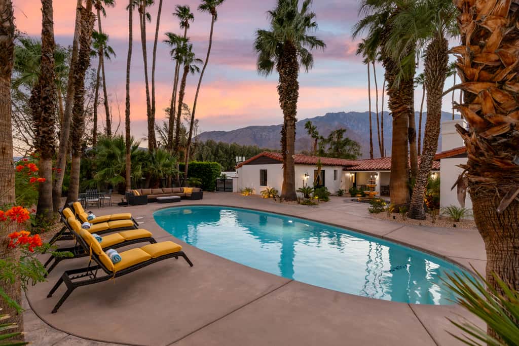 77 Palms