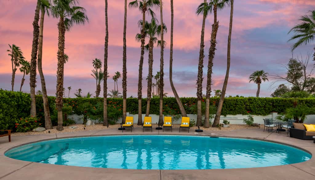 77 Palms