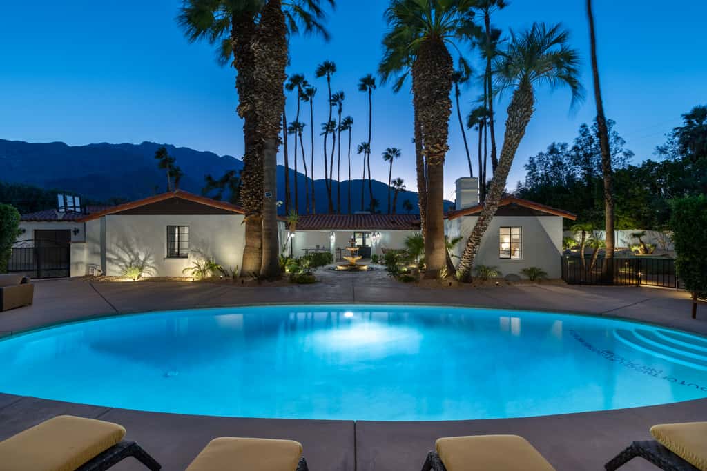 77 Palms