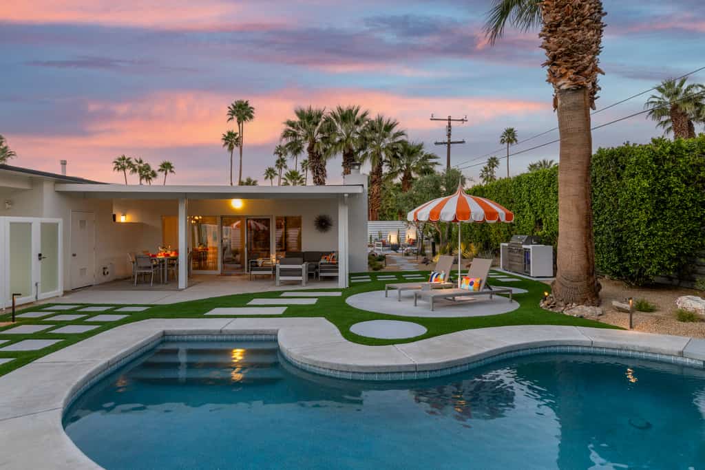 Mid-Century Oasis – Palm Springs Pool Retreat