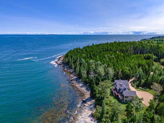 Chimerique on the Water in Maine
