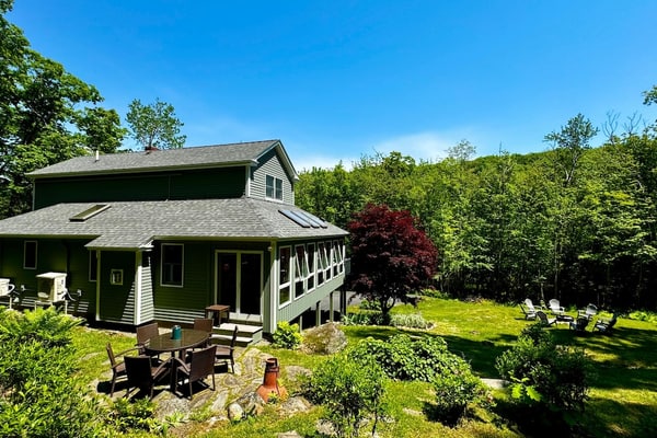 Hillhouse, tastefully decorated Maine home