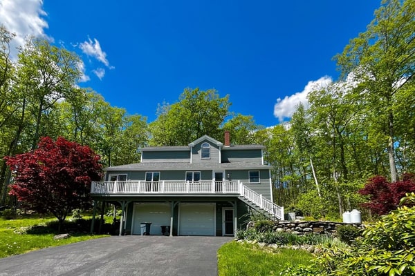 Hillhouse, tastefully decorated Maine home