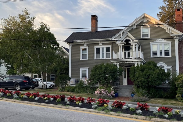 Commanders Cabin, quaint apt steps to downtown