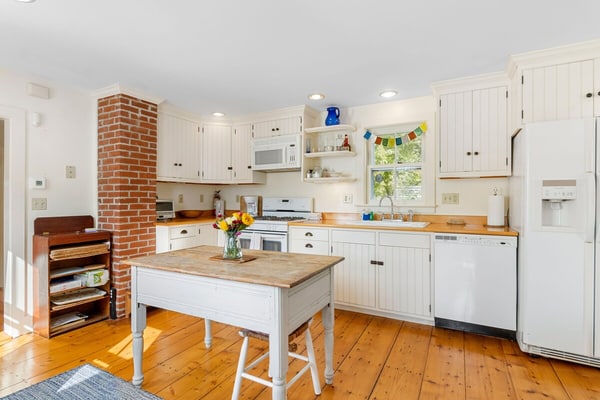 Beauchamp Cottage, near Rockport Harbor and golf c