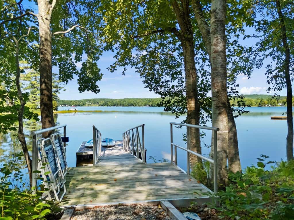 Kinney Cabin: 5-Bedroom Lakefront Home