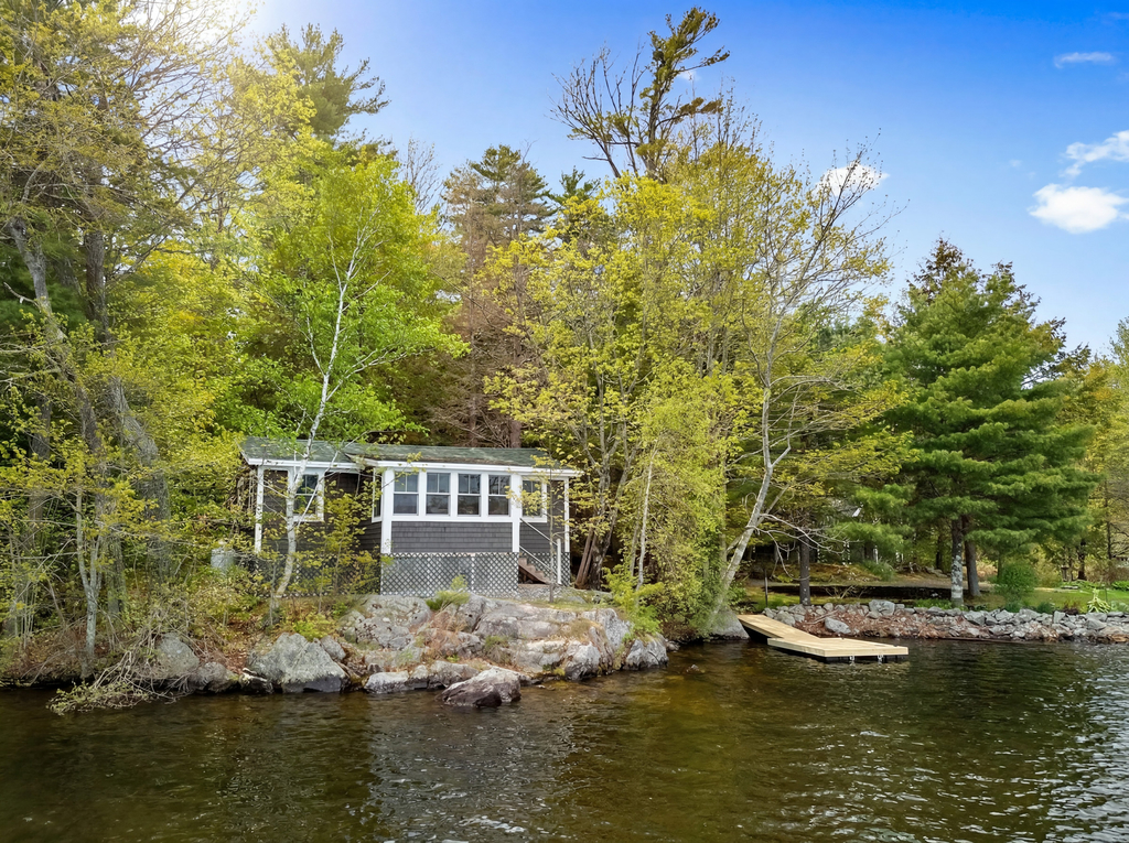Loon's Nest on Damariscotta Lake