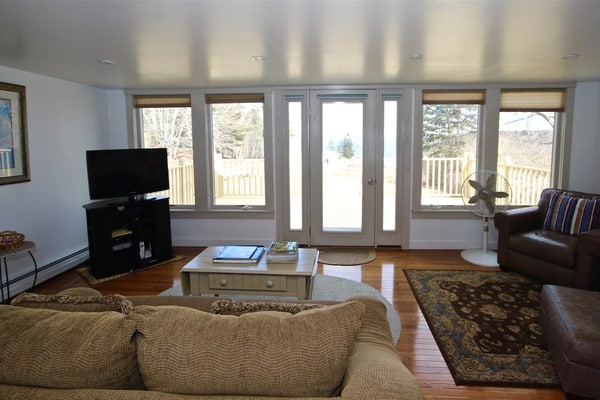 Lupine Cottage | Walk to Downtown Rockland Harbor