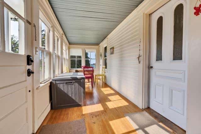 Spacious Seaside Farmhouse Retreat – Sleeps 16