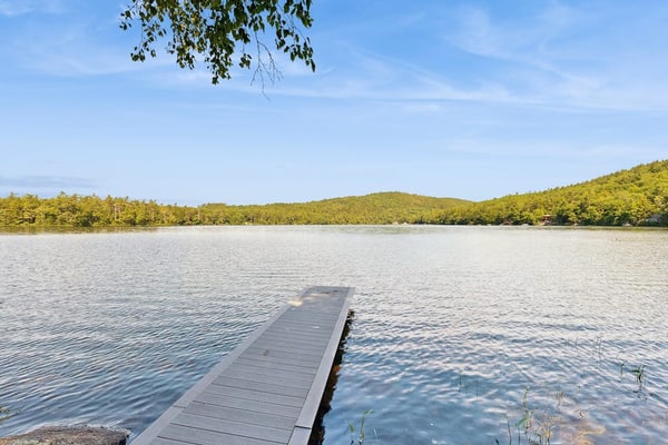Secluded waterfront home with private dock, outdoor dining, firepit, WiFi & W/D