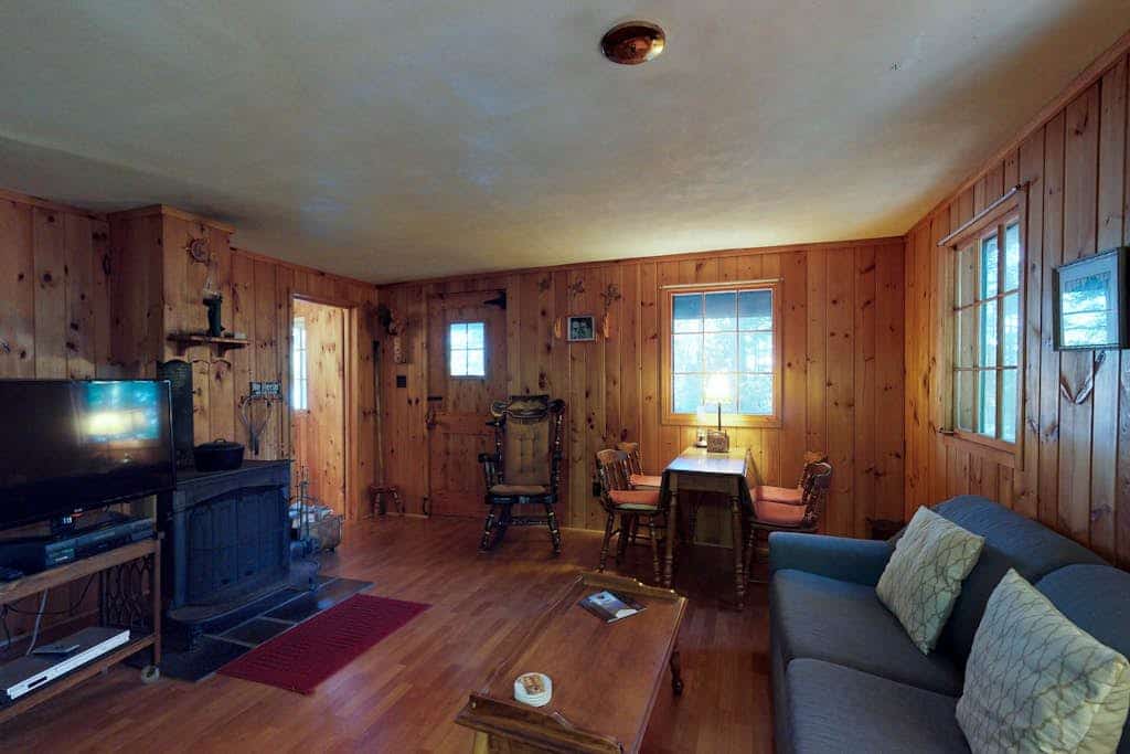 Lakefront cabin with private dock & beach access