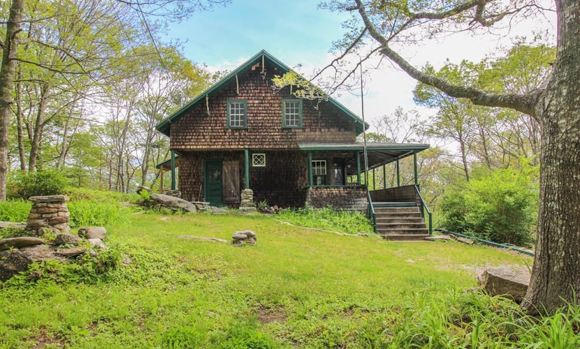 Historic Home with Large Deck, Free WiFi, Washer/Dryer - Near Beach and Downtown