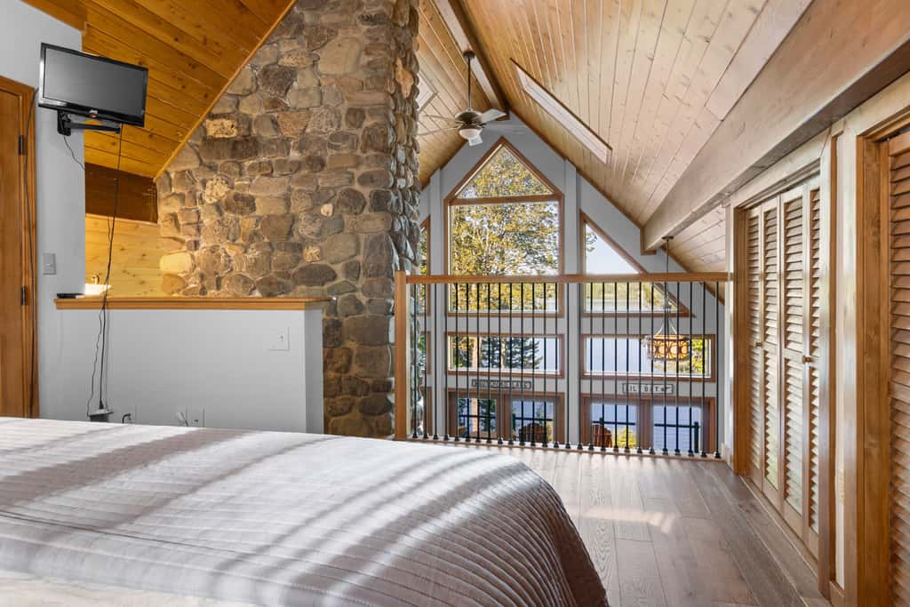 Lakeside Chalet