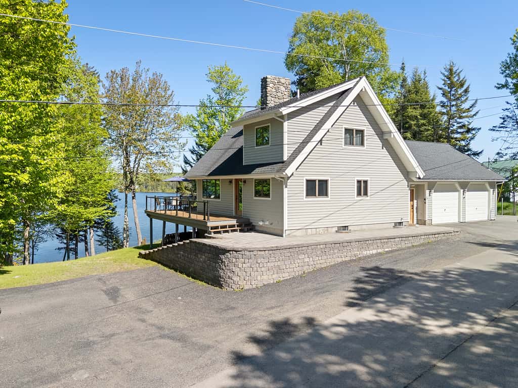 Lakeside Chalet