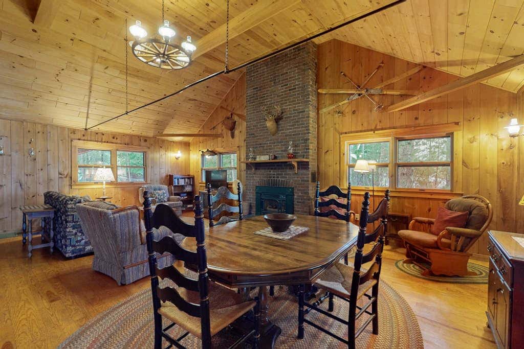 Breakwater Lodge