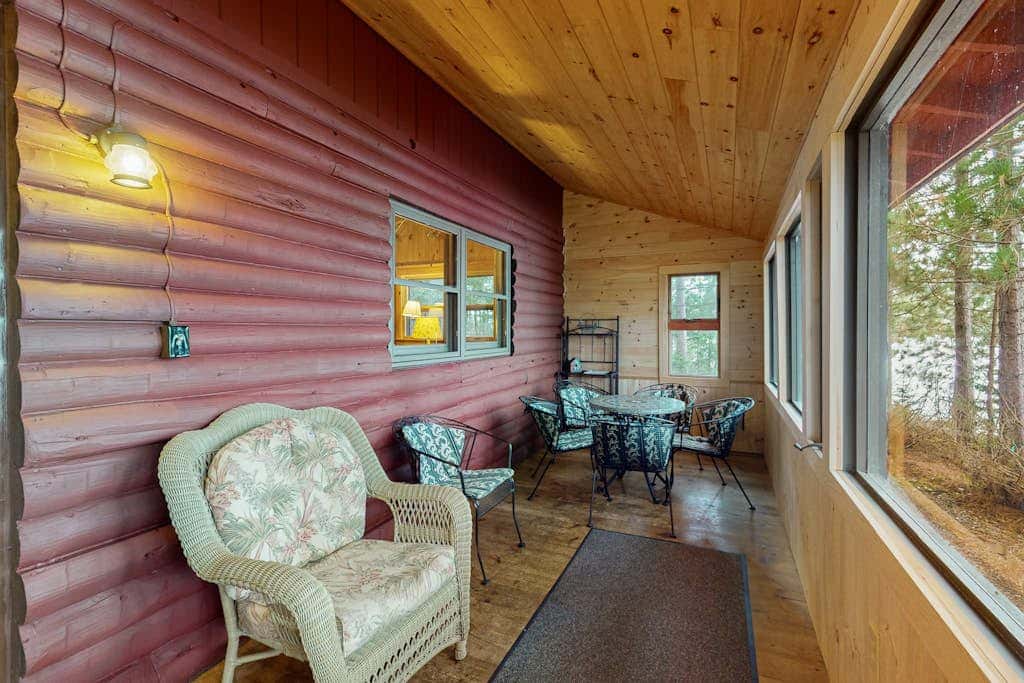 Breakwater Lodge