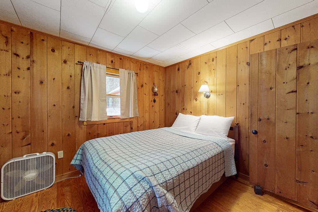 Breakwater Lodge