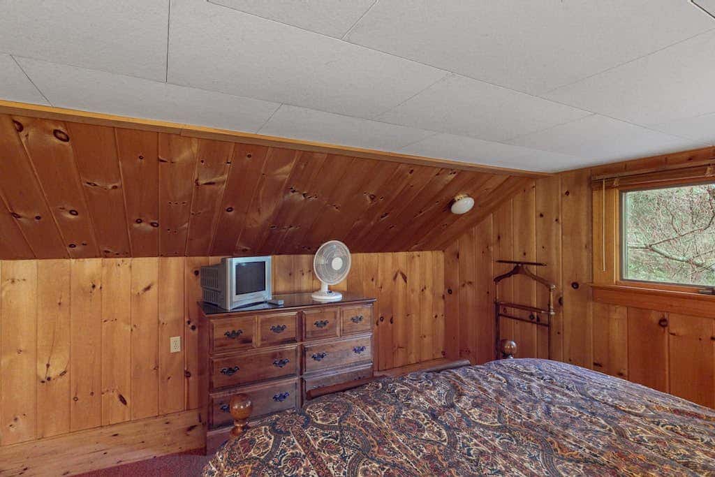 Breakwater Lodge