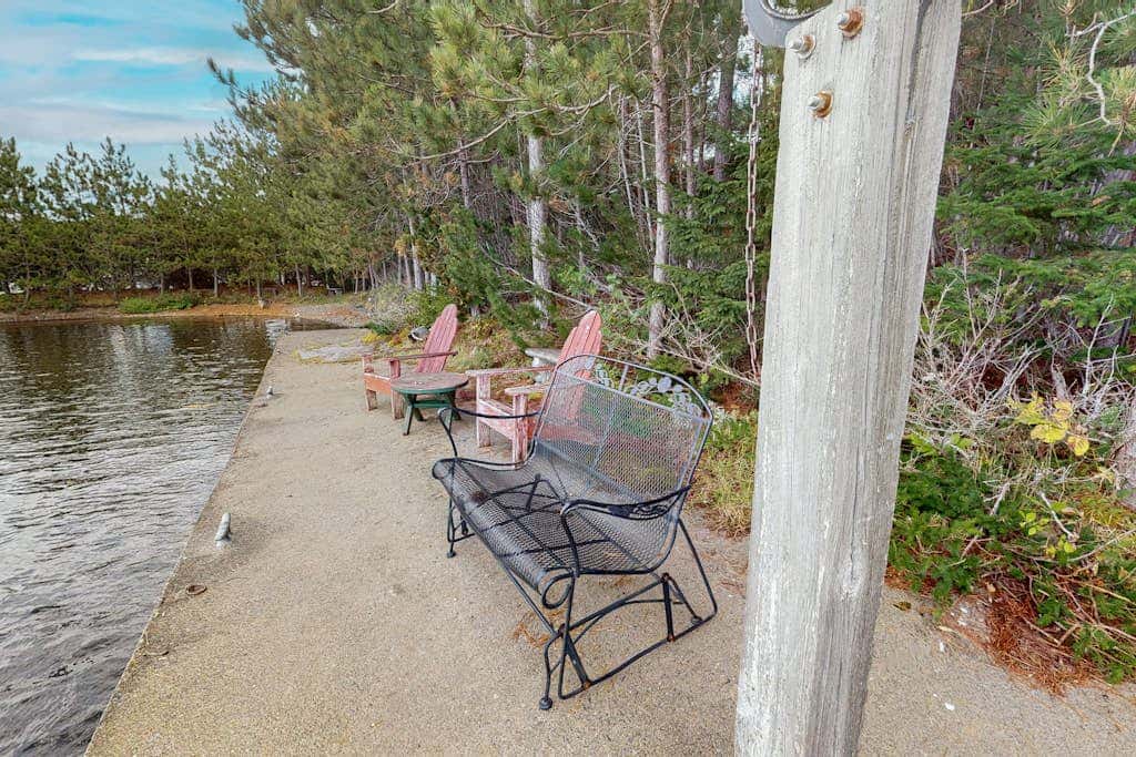 Breakwater Lodge