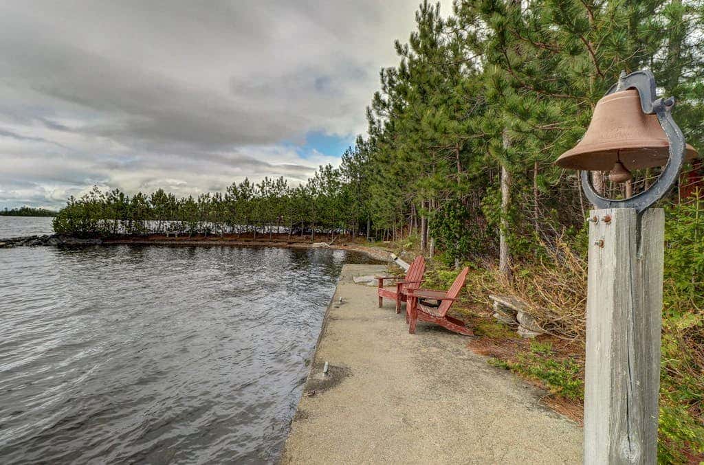 Breakwater Lodge