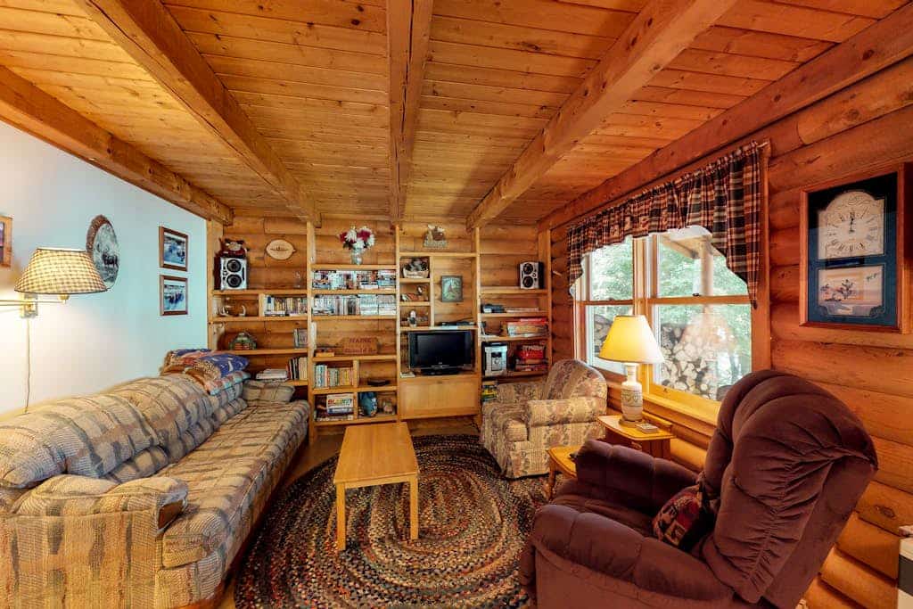 Dog-Friendly Lakefront Log Cabin with Peaceful Atmosphere, Dock & Boat Launch