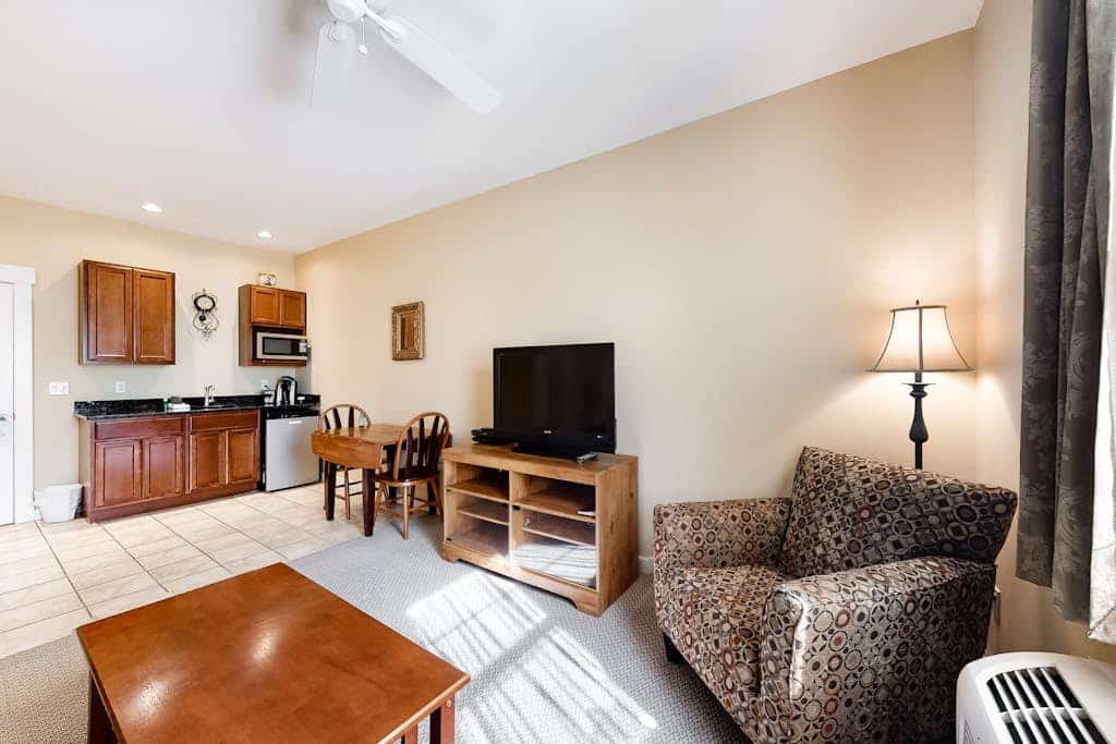 Comfortable Suite in Downtown Northeast Harbor w/ WiFi & AC - Walk to the Water