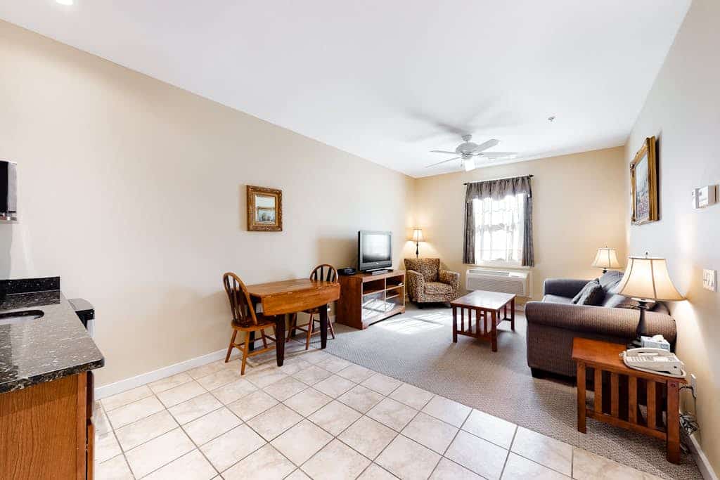 Comfortable Suite in Downtown Northeast Harbor w/ WiFi & AC - Walk to the Water